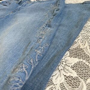 Levi’s Bootcut Jeans with floral embroidery size 12